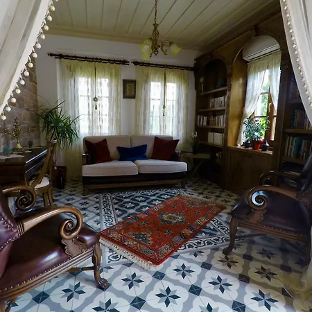 Tas Bahce Cunda Hotel