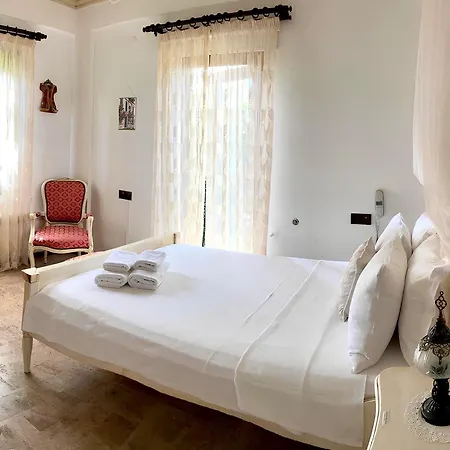 Tas Bahce Cunda Hotell